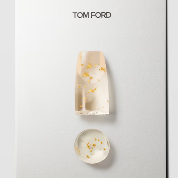 Tom Ford Soleil Lip Blush a 24-karat gold-infused hydrating lip balm - Picture 2 of 7